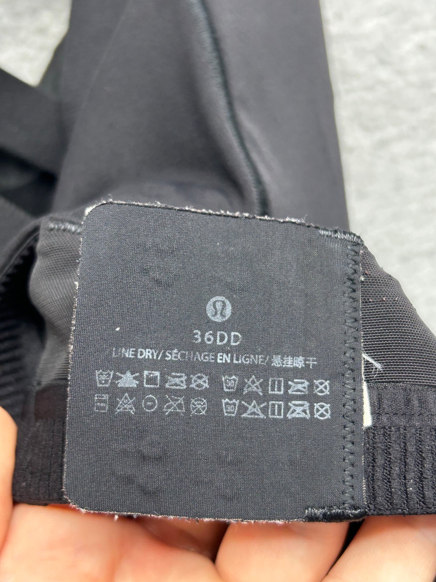 Lululemon Energy Bra High Support Size 36DD Black
