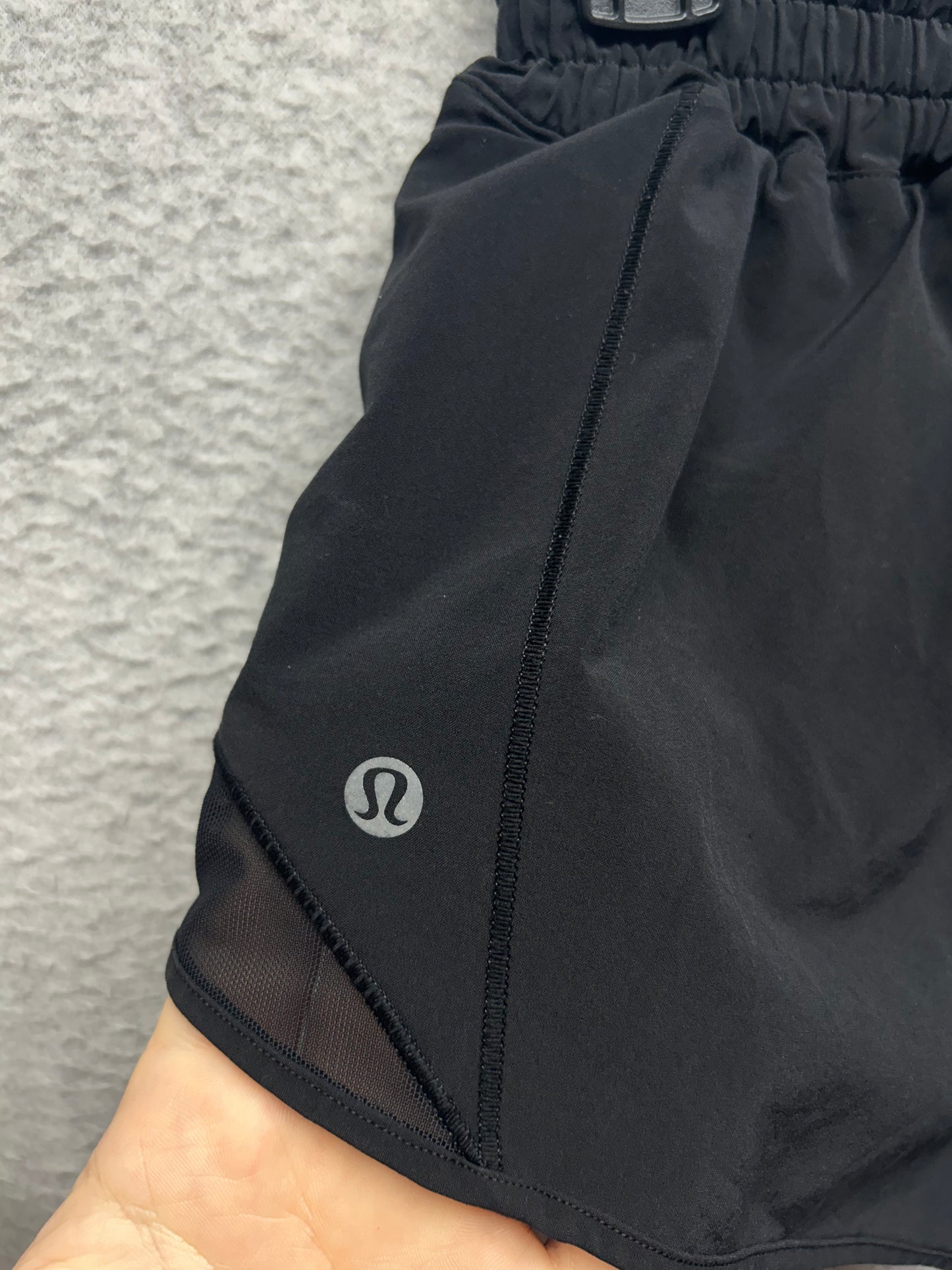 Lululemon Hotty Hot Short High-Rise 2.5" Size 0 Black