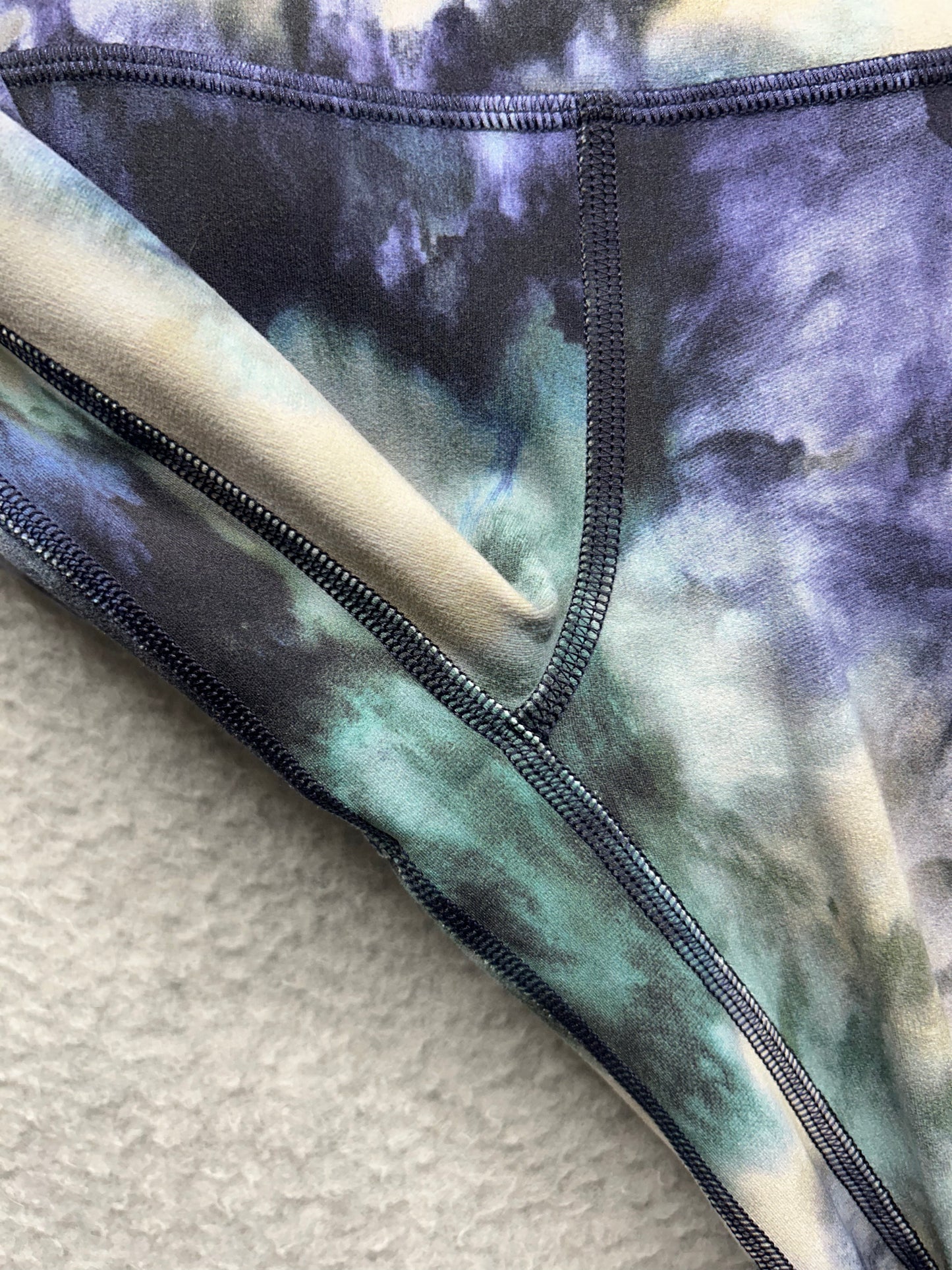 Lululemon Align High-Rise Crop 21" Size 2 Meteor Wash Print Multi