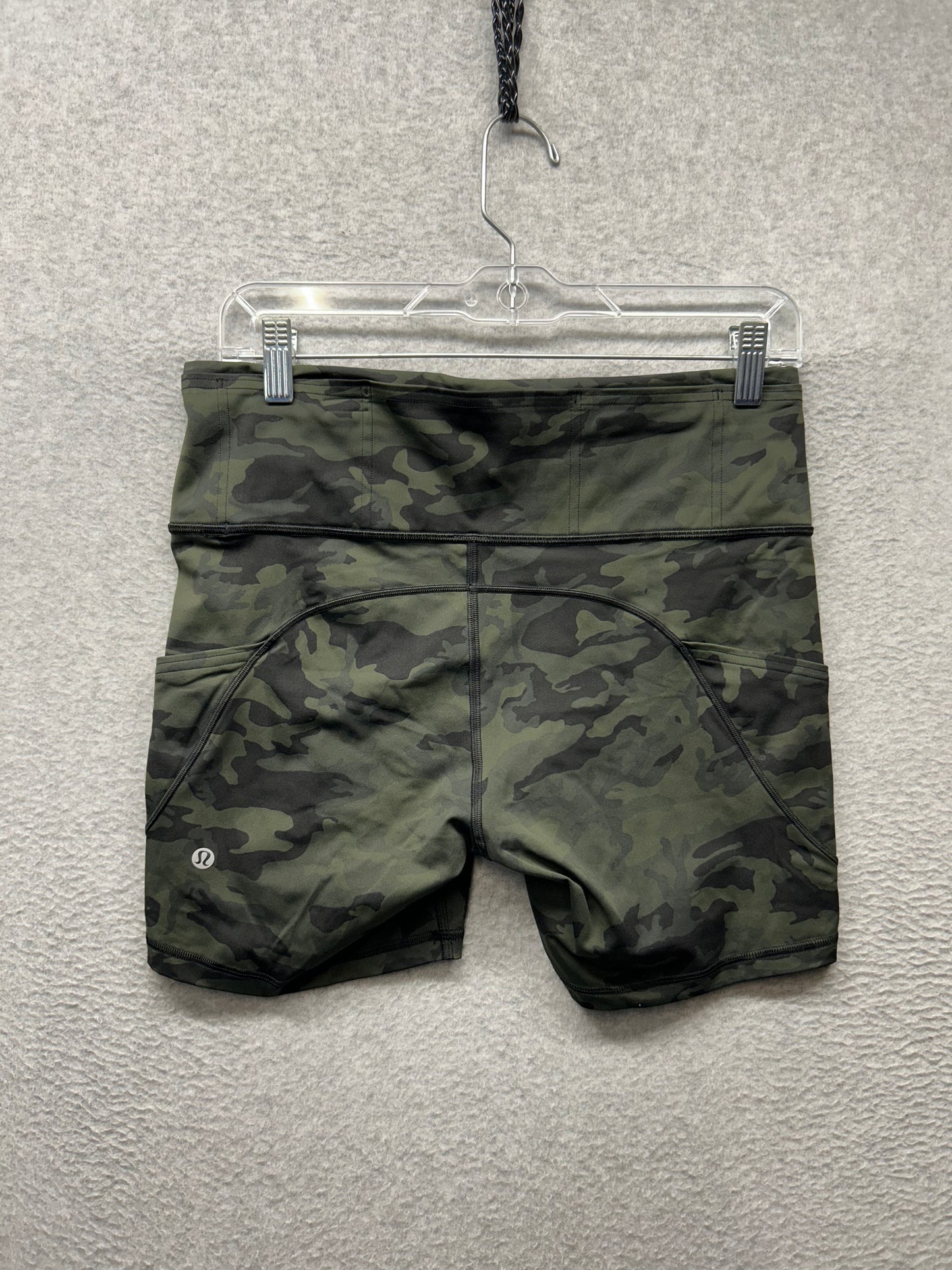 Lululemon Fast and Free Short 6" Size 10 Incognito Camo Multi Gator Green