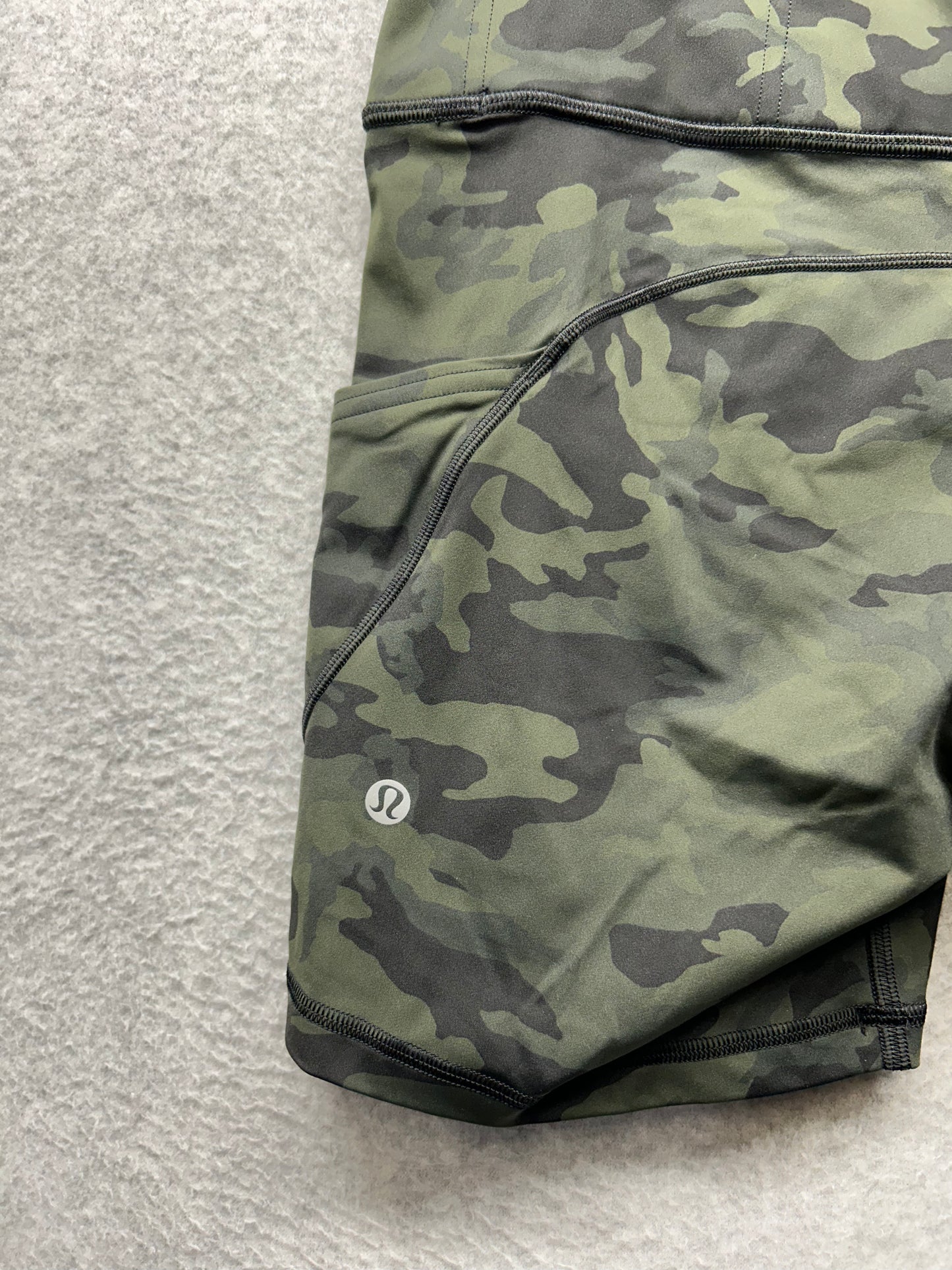 Lululemon Fast and Free Short 6" Size 10 Incognito Camo Multi Gator Green