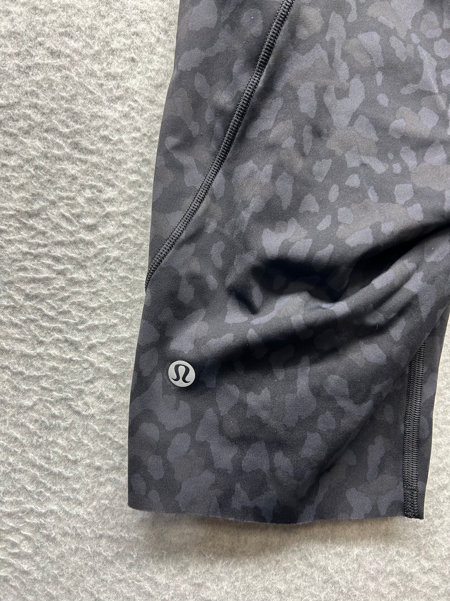 Lululemon Fast And Free Short 10" Size 6  Formation Camo Deep Coal Multi