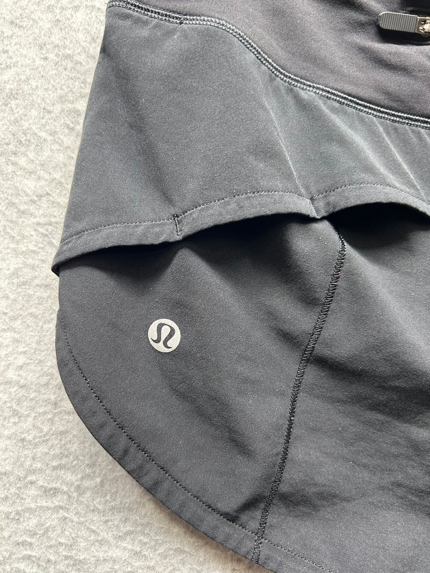 Lululemon Speed Up Short 2.5" Size 2 Black