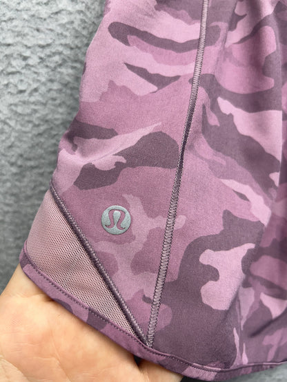Lululemon Hotty Hot Short II Long 4" Size 4 Incognito Camo Pink Taupe Multi