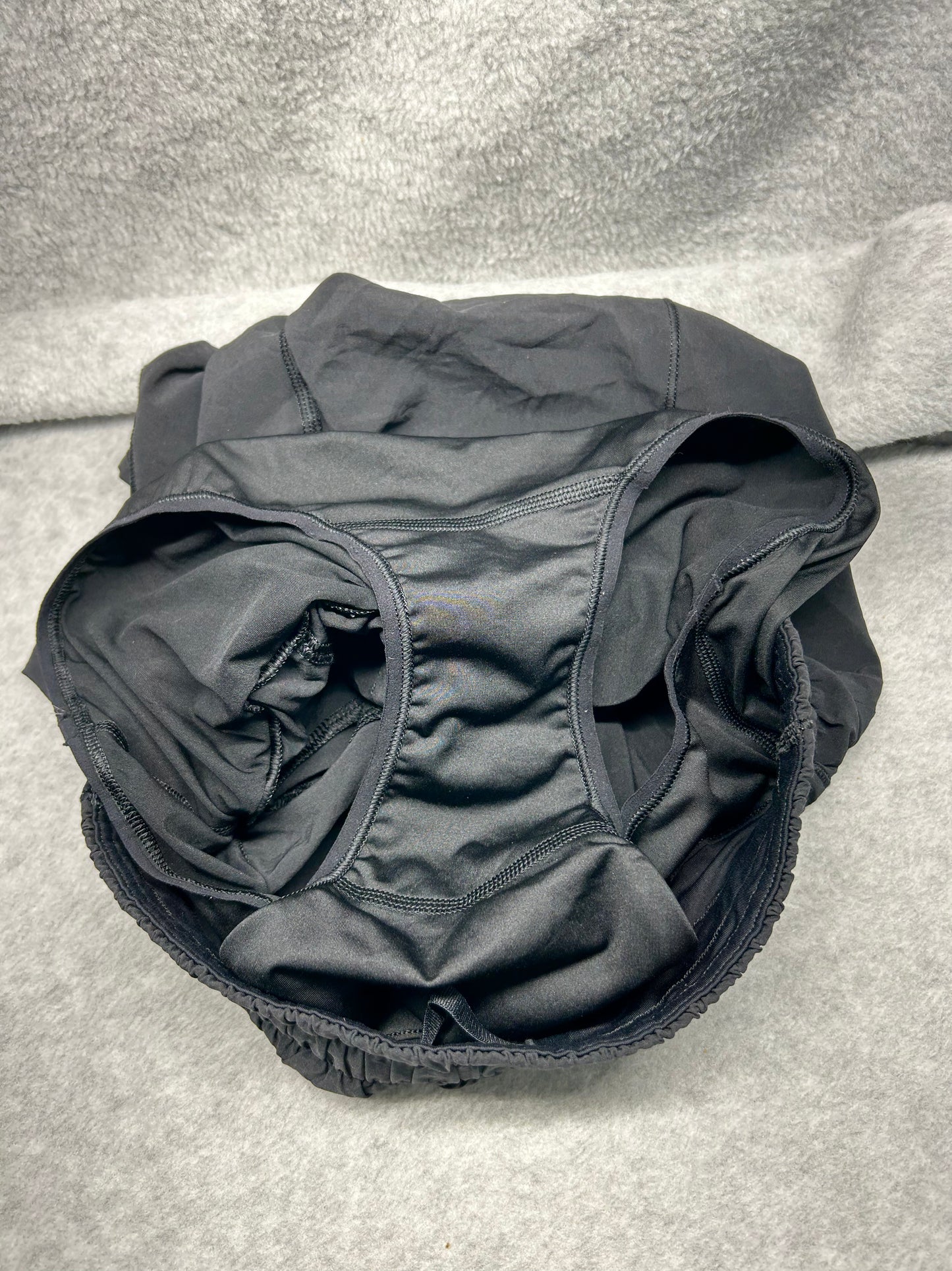 Lululemon Track That Short 5" Size 4 Black