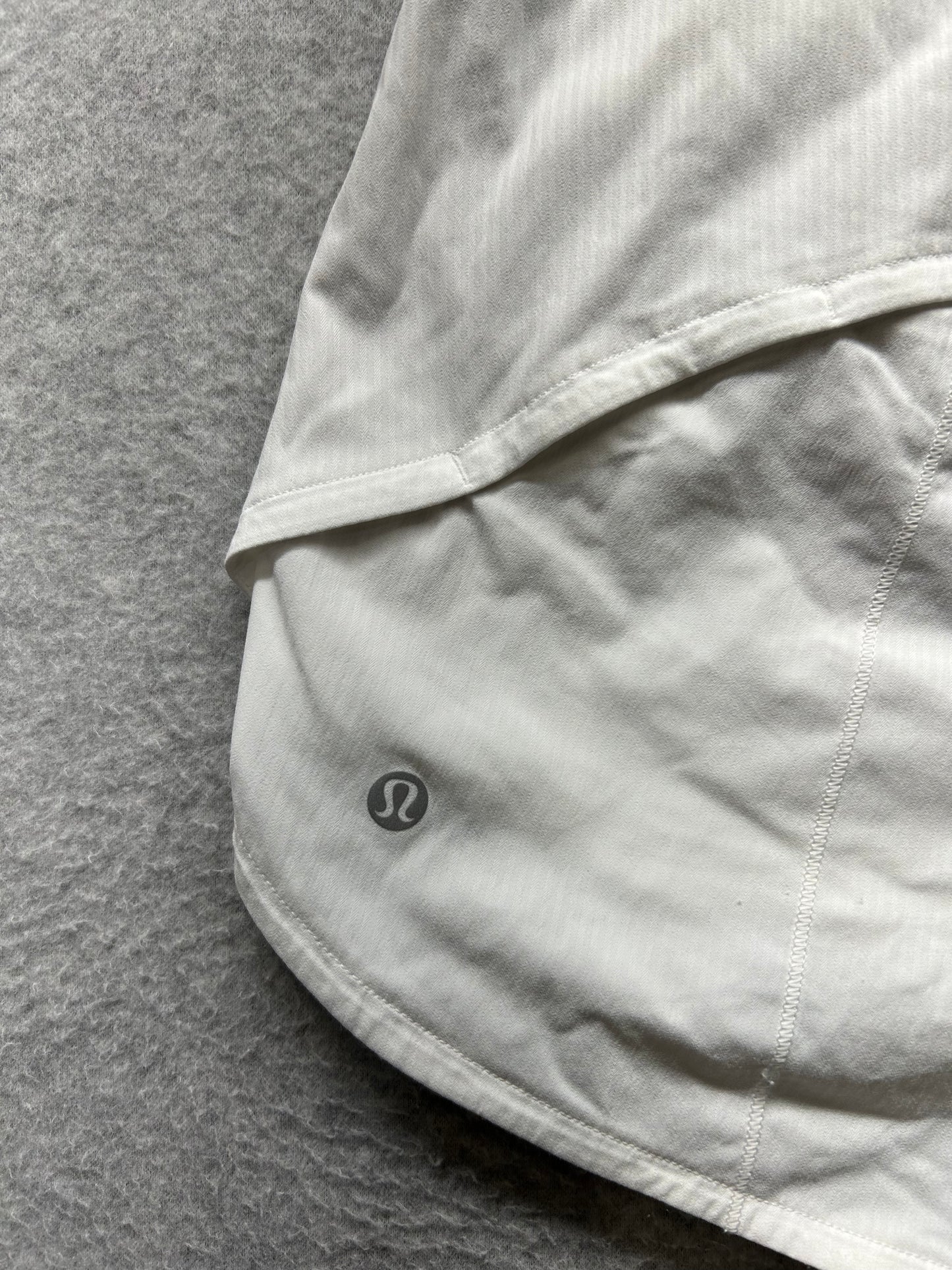 Lululemon Speed Up Short Long High-Rise 4" Size 12 White