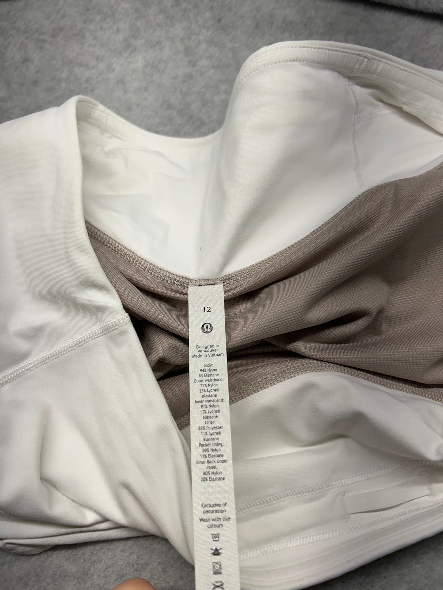 Lululemon Speed Up Short Long High-Rise 4" Size 12 White