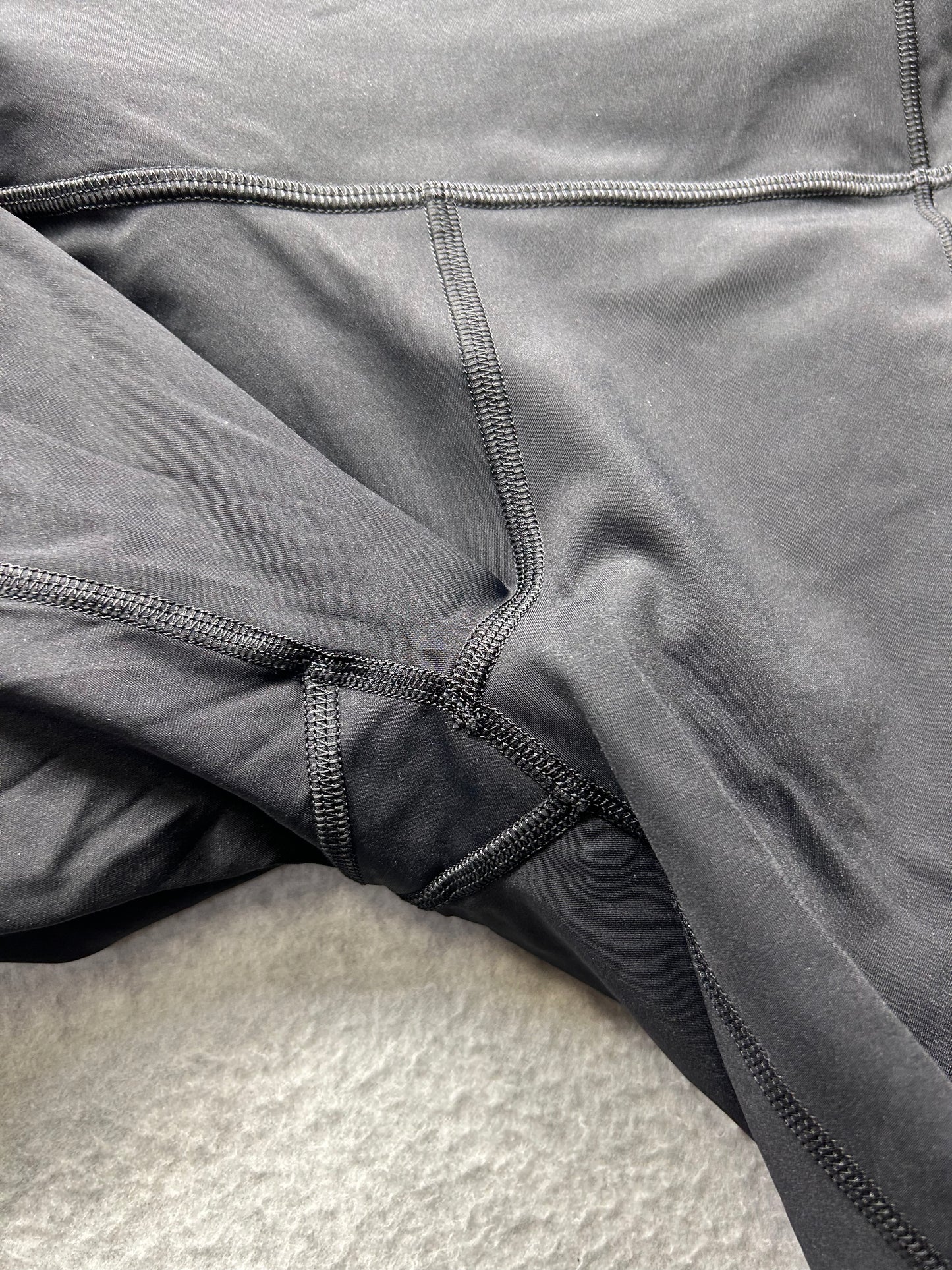 Lululemon Fast And Free Short 6" Size 6 Black