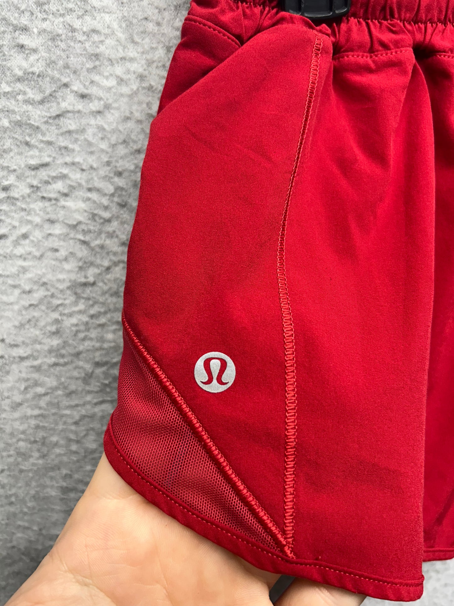 Lululemon Hotty Hot Short II 2.5" Size 4 Dark Red