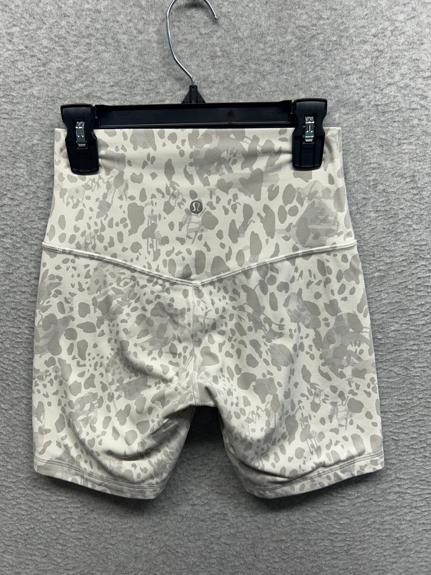 Lululemon Align High-Rise Short 6" Size 4 Cheetah Camo Antique White Multi