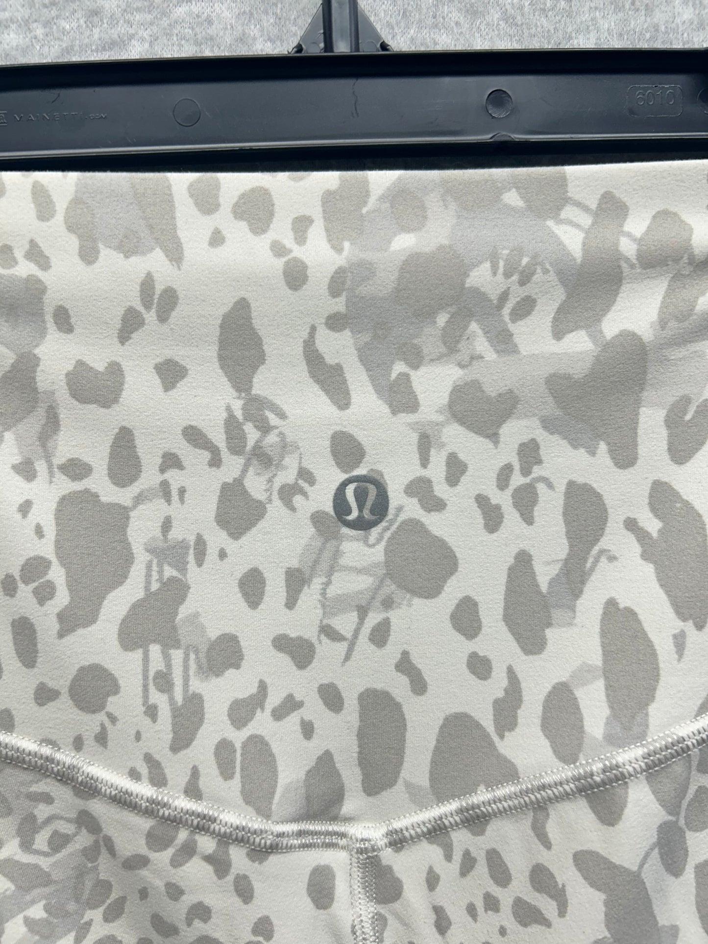 Lululemon Align High-Rise Short 6" Size 4 Cheetah Camo Antique White Multi