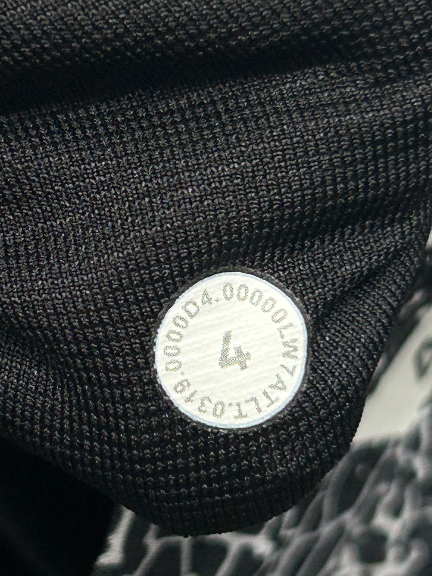 Lululemon Hotty Hot Short II Long 4" Size 4 Polar Shift Inverse Alpine White Black