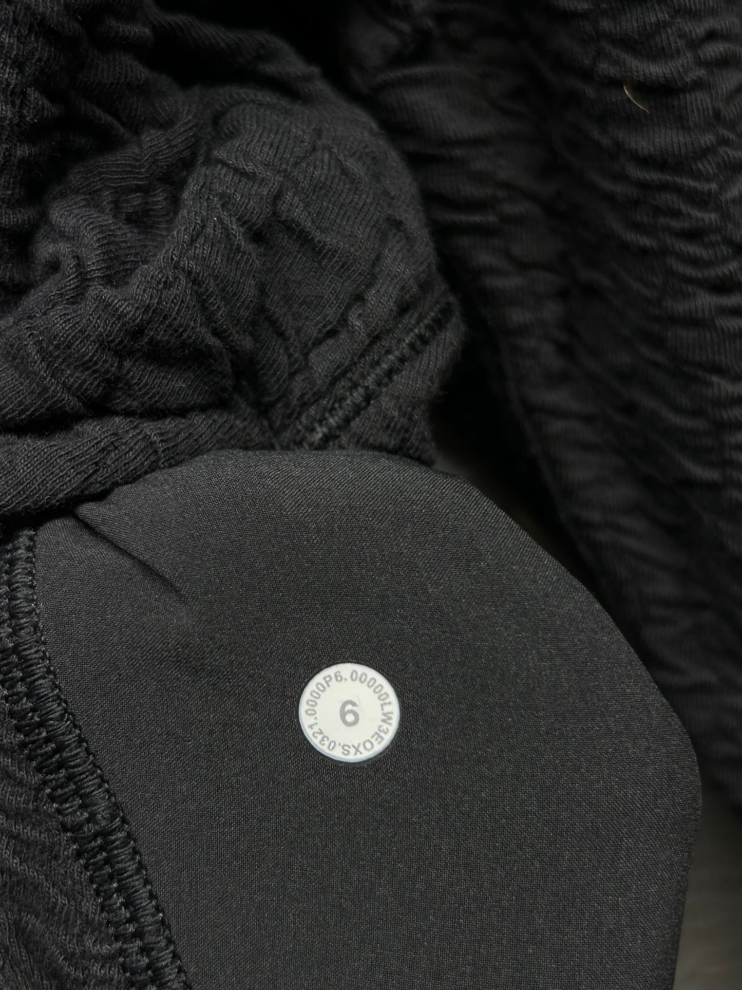 Lululemon Rippled V-Neck Pullover Size 6 Black