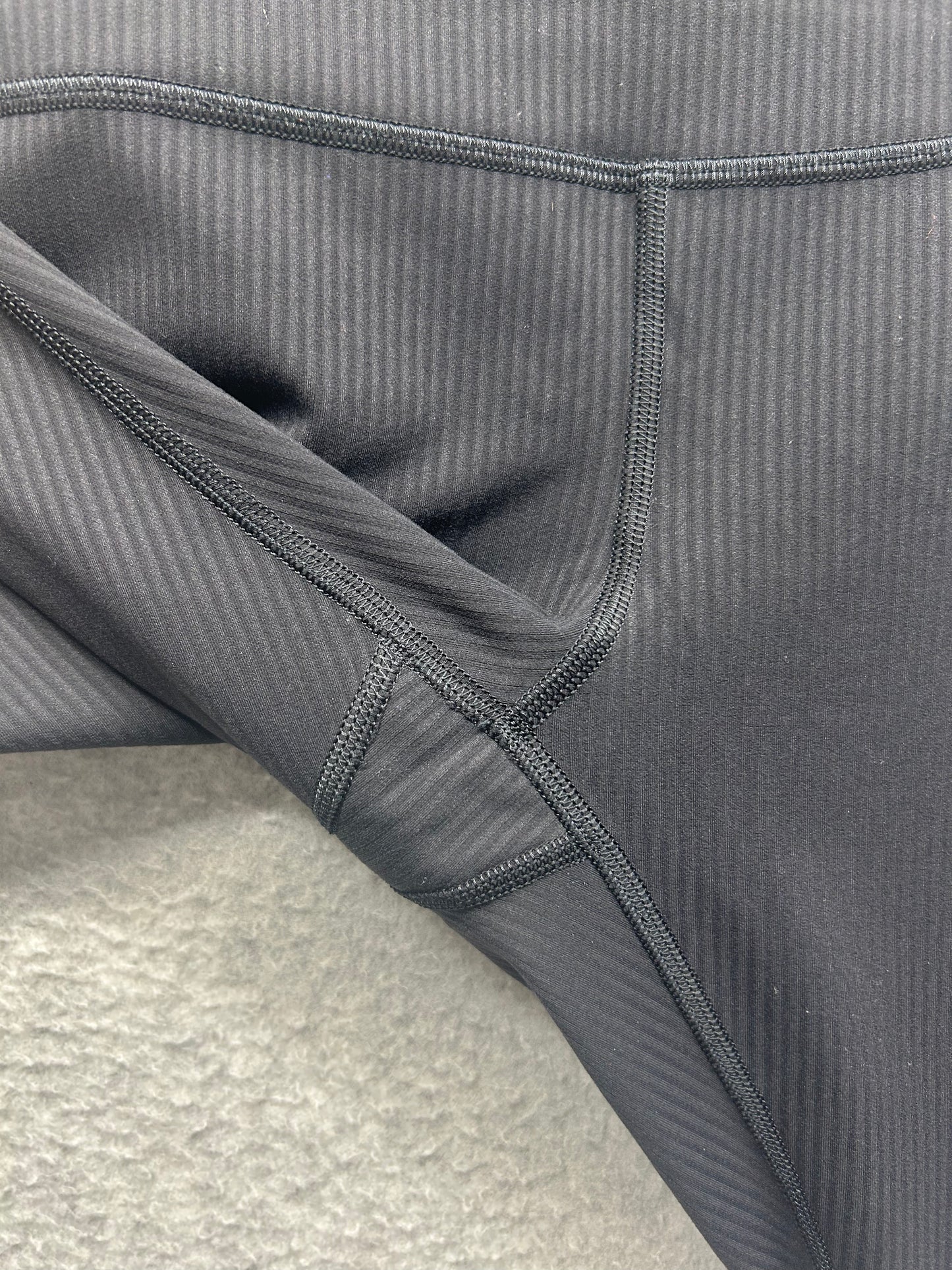 Lululemon Wunder Train High-Rise Ribbed Tight 25" Size 6 (Square) Black