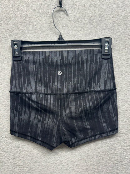 Lululemon Boogie Short Luxtreme Roll Down Size 6 Scratch Match Black Multi