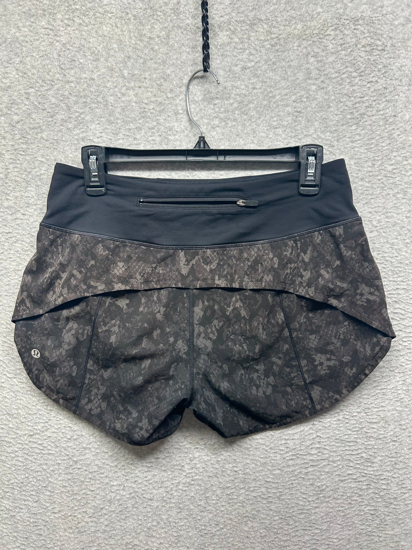 Lululemon Speed Up Mid-Rise Short 4" Size 6 Hideaway Camo Deep Coal Multi