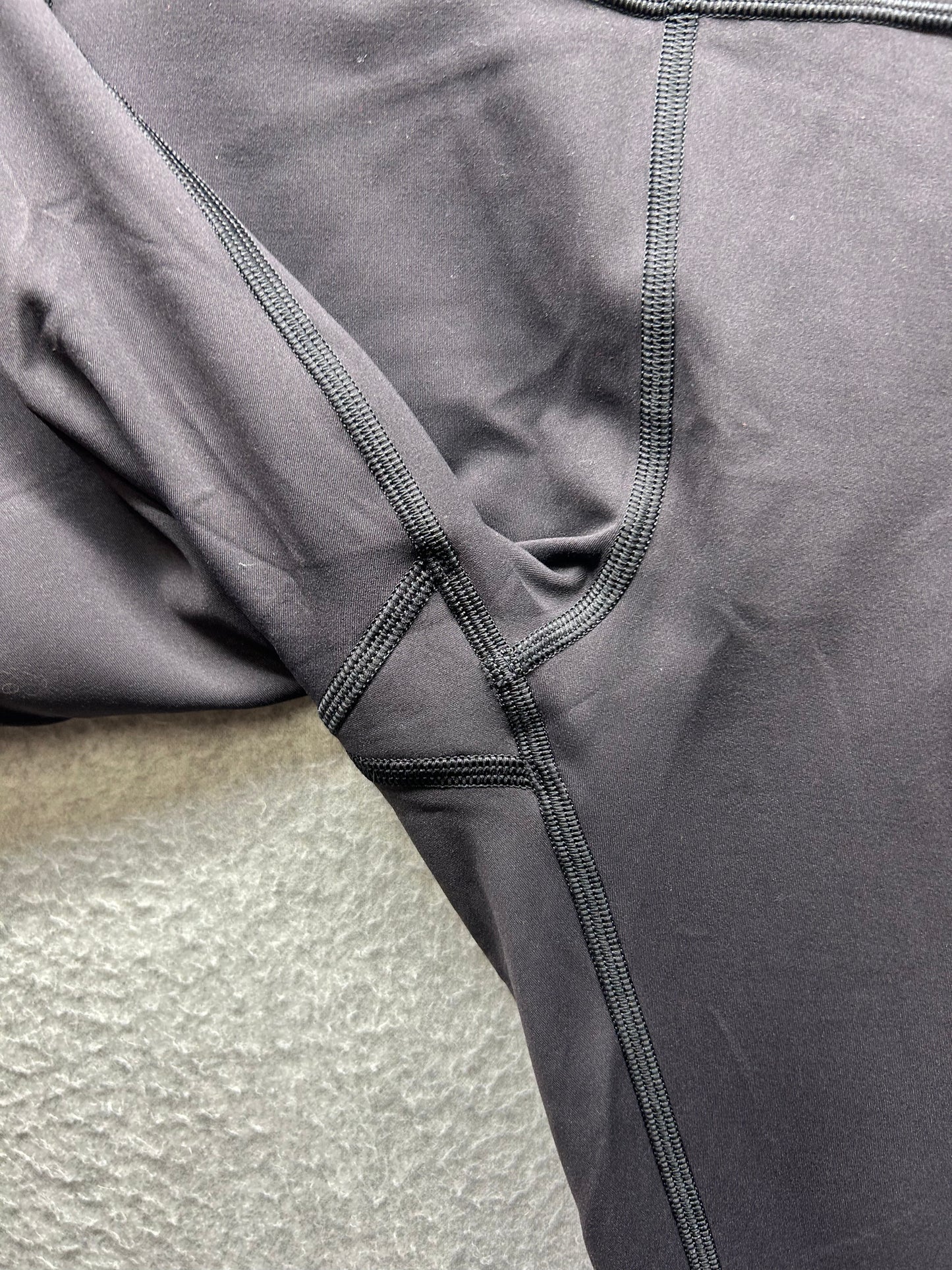 Lululemon In Movement Tight 25" Everlux Size 8 Black