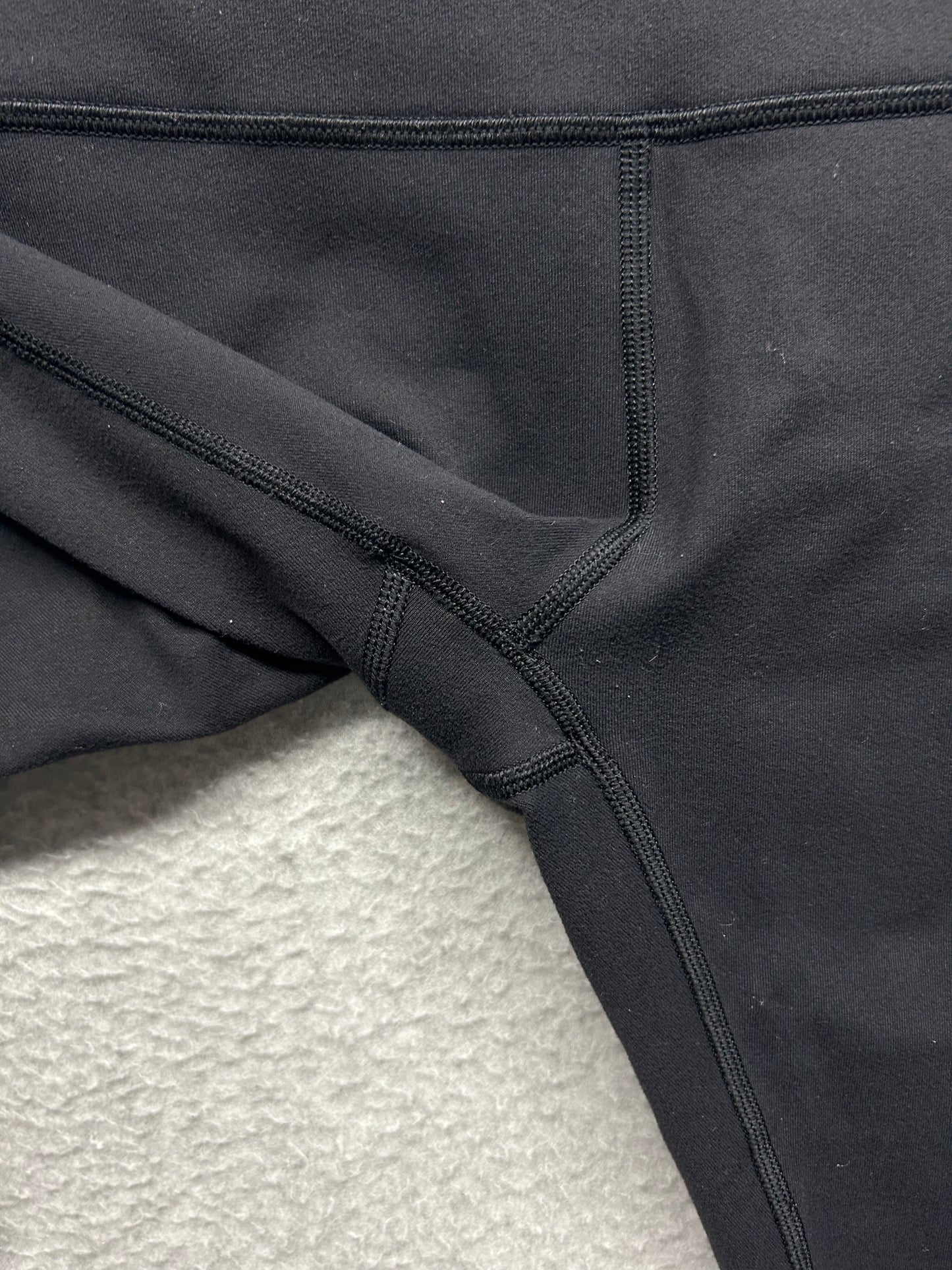 Lululemon Wunder Under Hi-Rise Luon 17" Size 6 Black