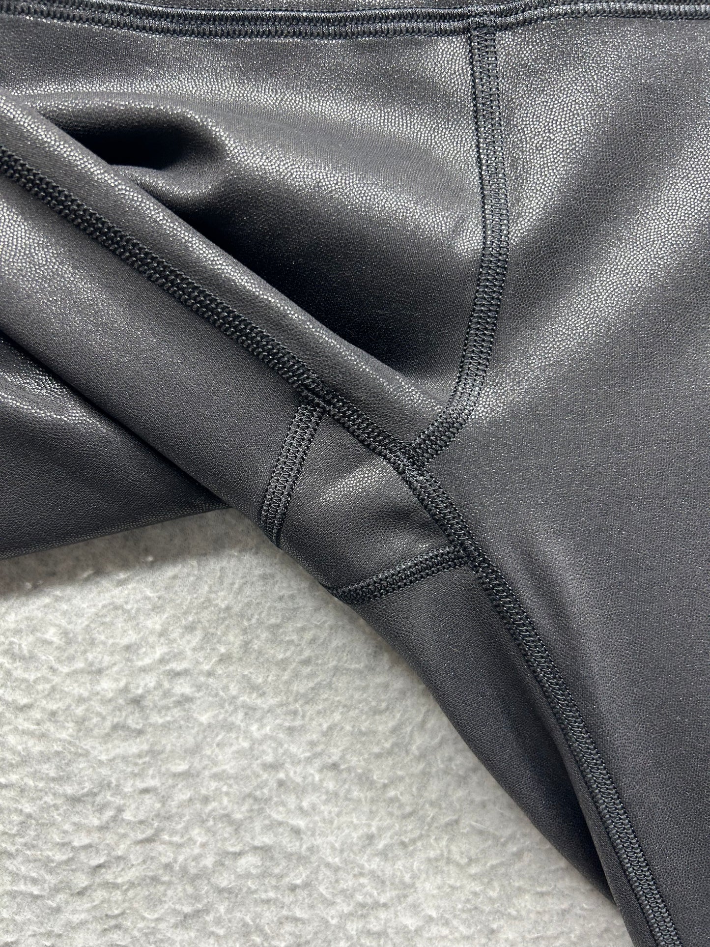 Lululemon Wunder Train High-Rise Crop 23" Size 6 Radiate Foil Print Black