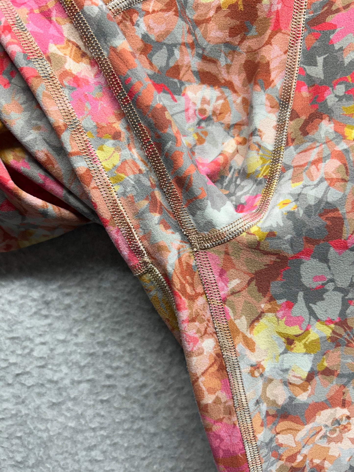 Lululemon Unlimit High-Rise Tight 25" Size 8 Inflorescence Multi