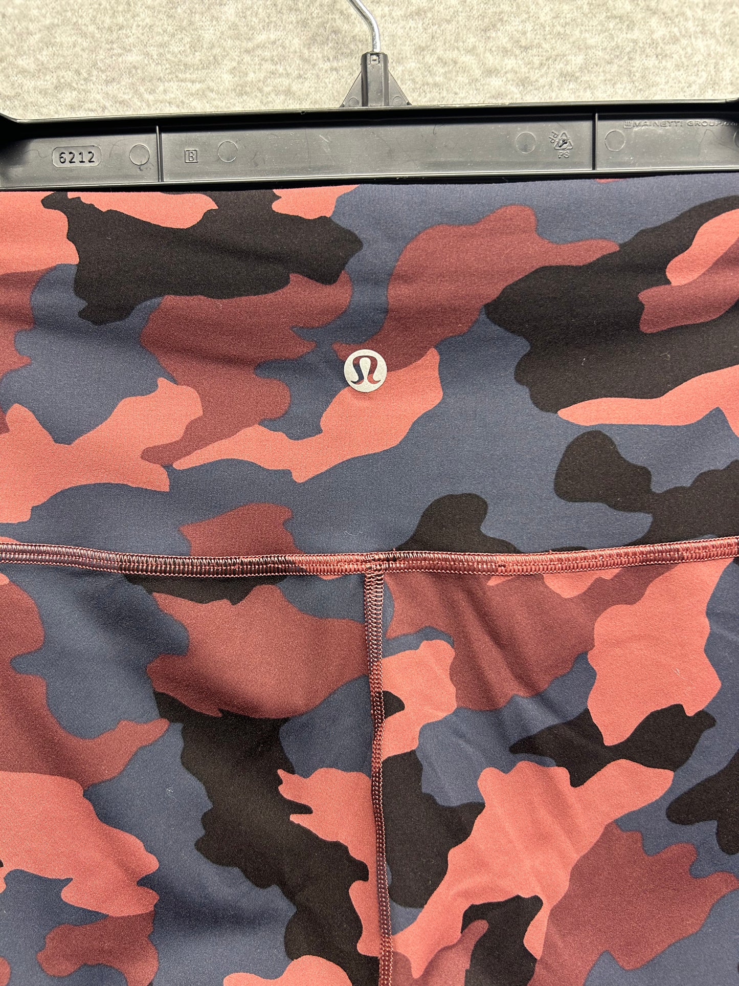 Lululemon Wunder Train High-Rise Tight 25" Size 8 Heritage 365 Camo Smoky Red Night Sea Multi
