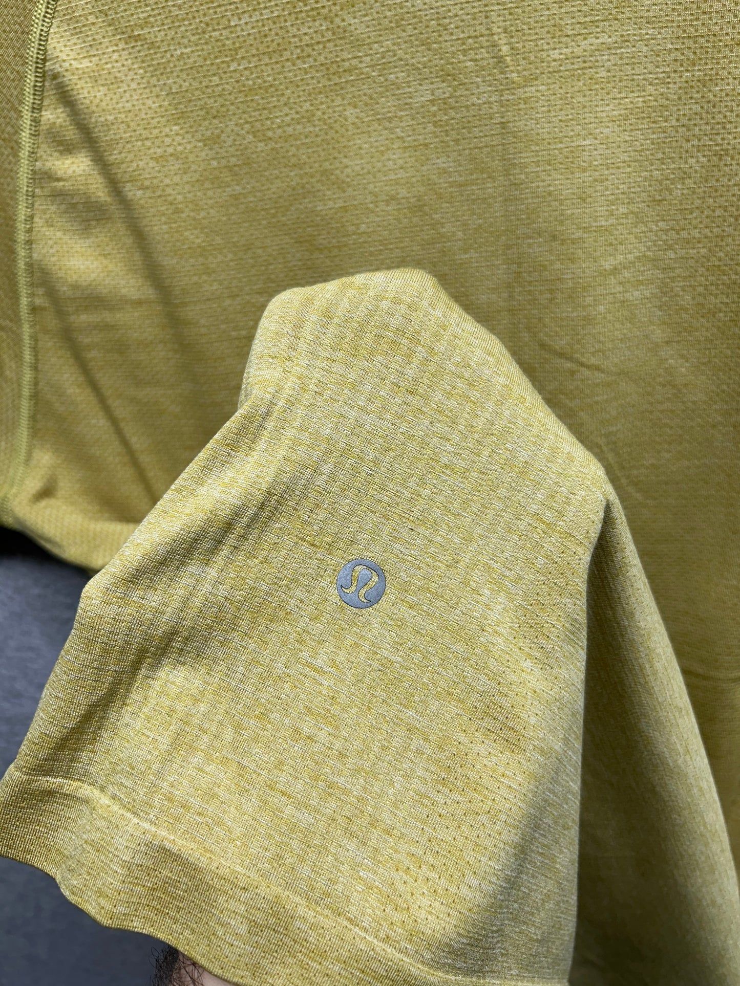 Lululemon Metal Vent Tech Short Sleeve 2.0 Mens Size Medium Fools Gold
