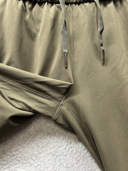 Lululemon On The Fly Crop 23" Size 2 Dark Olive
