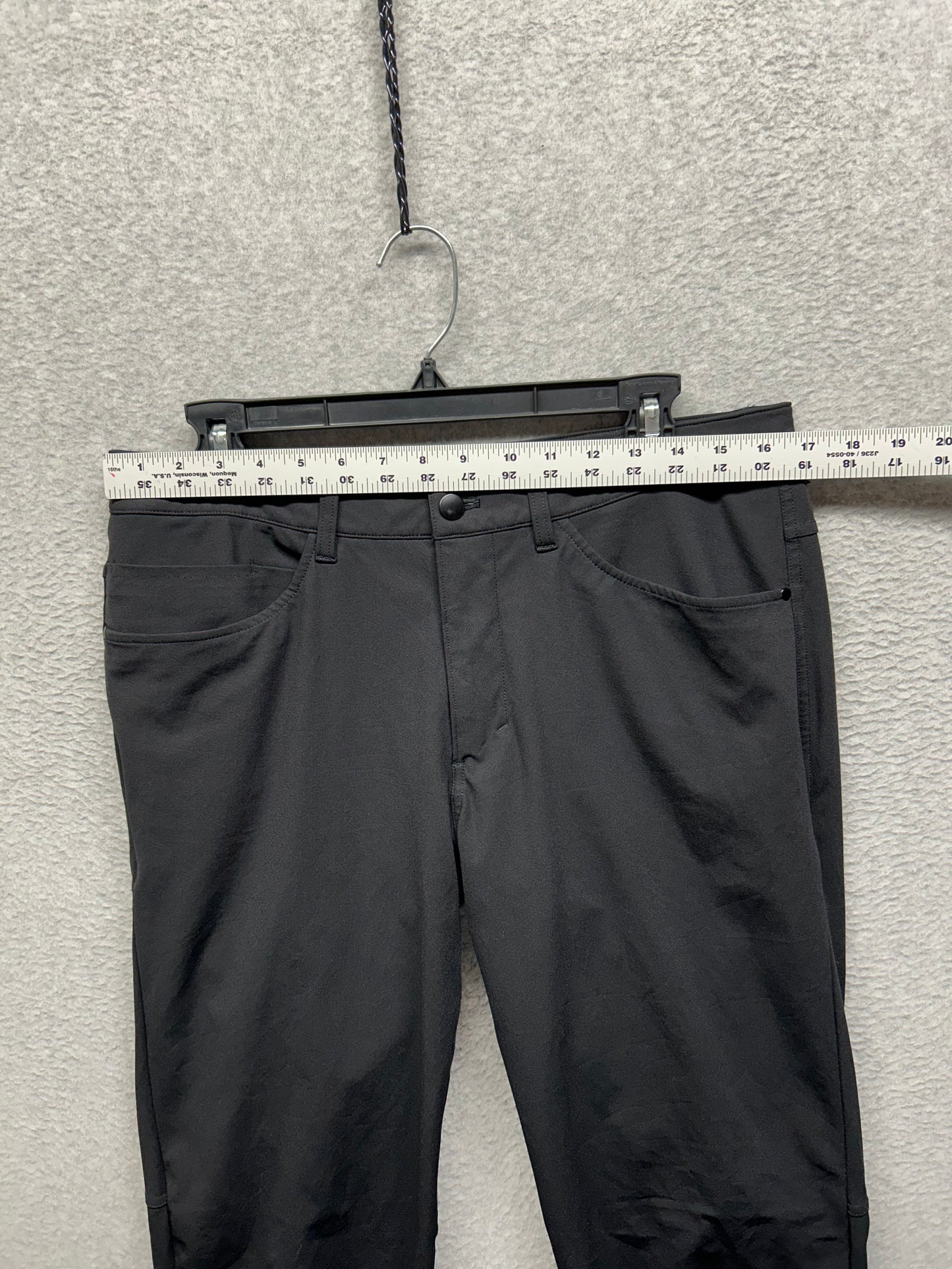 Lululemon ABC Pant Classic Fit Size 33x33 Black