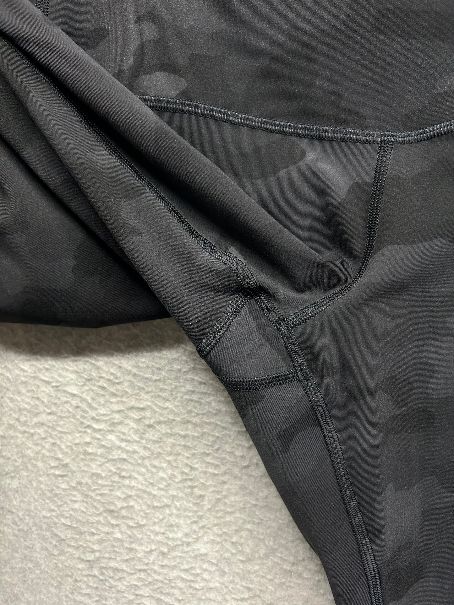 Lululemon Wunder Under Crop High-Rise Roll Down Scallop 23" Size 12 Heritage 365 Camo Deep Coal Multi