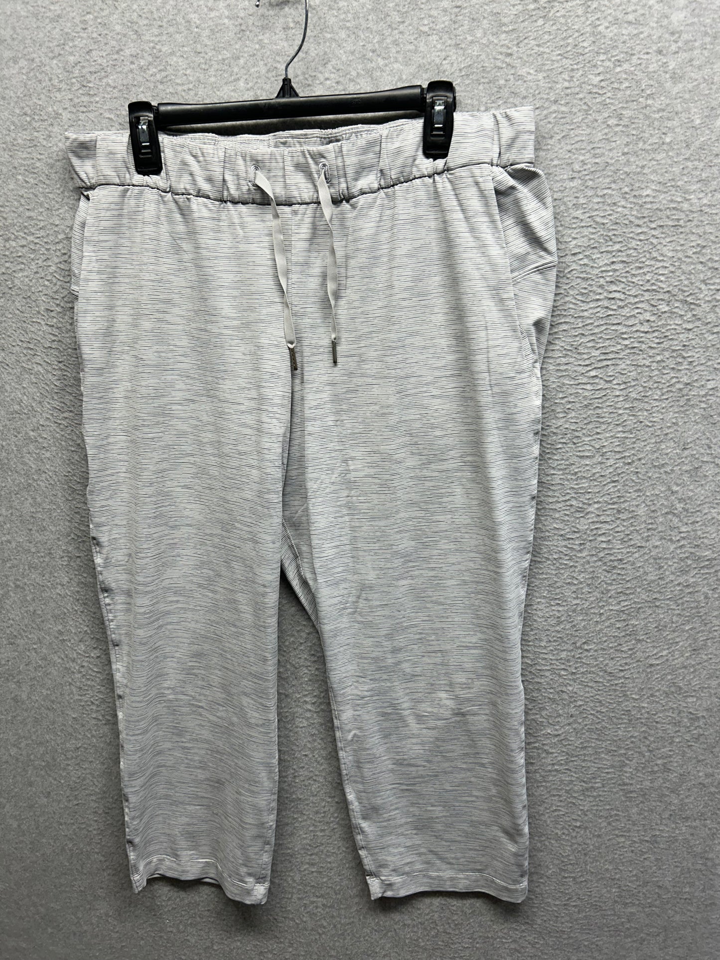 Lululemon On The Fly Crop 23" Size 12 Wee Are From Space Nimbus Battleship