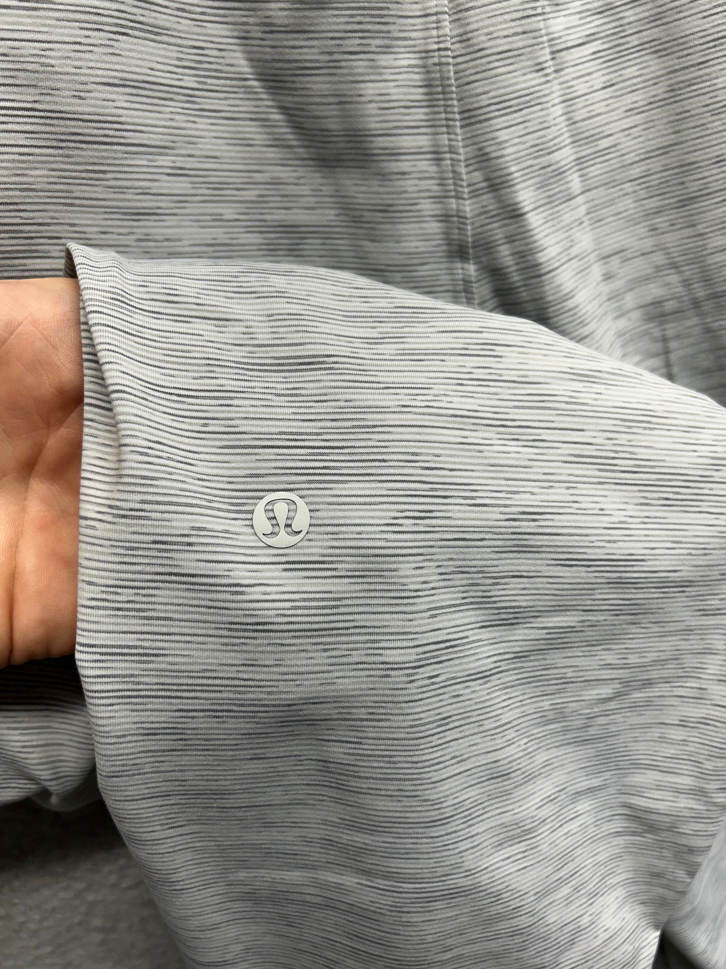 Lululemon On The Fly Crop 23" Size 12 Wee Are From Space Nimbus Battleship