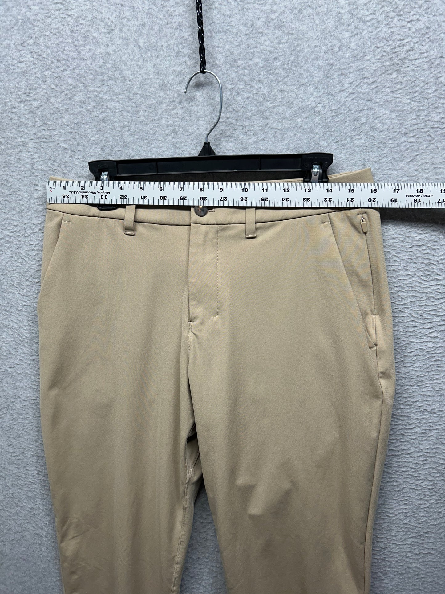 Lululemon ABC Classic Fit Warpstreme Mens Size 31x31 Trench (Square Dot)