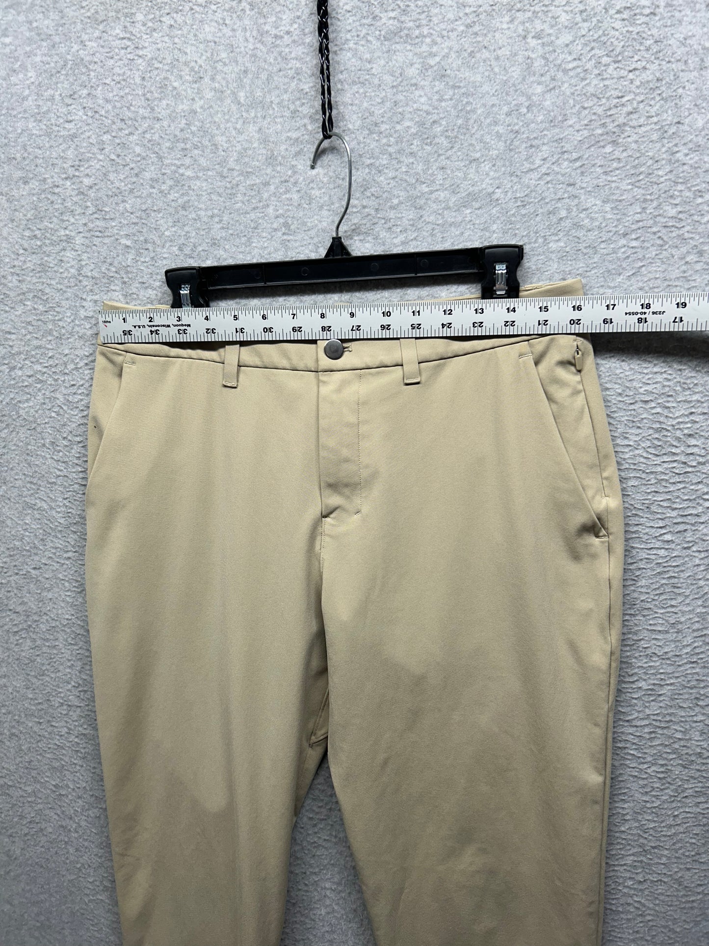 Lululemon ABC Classic Fit Warpstreme Mens Size 31x31.5 Trench (Square Dot)