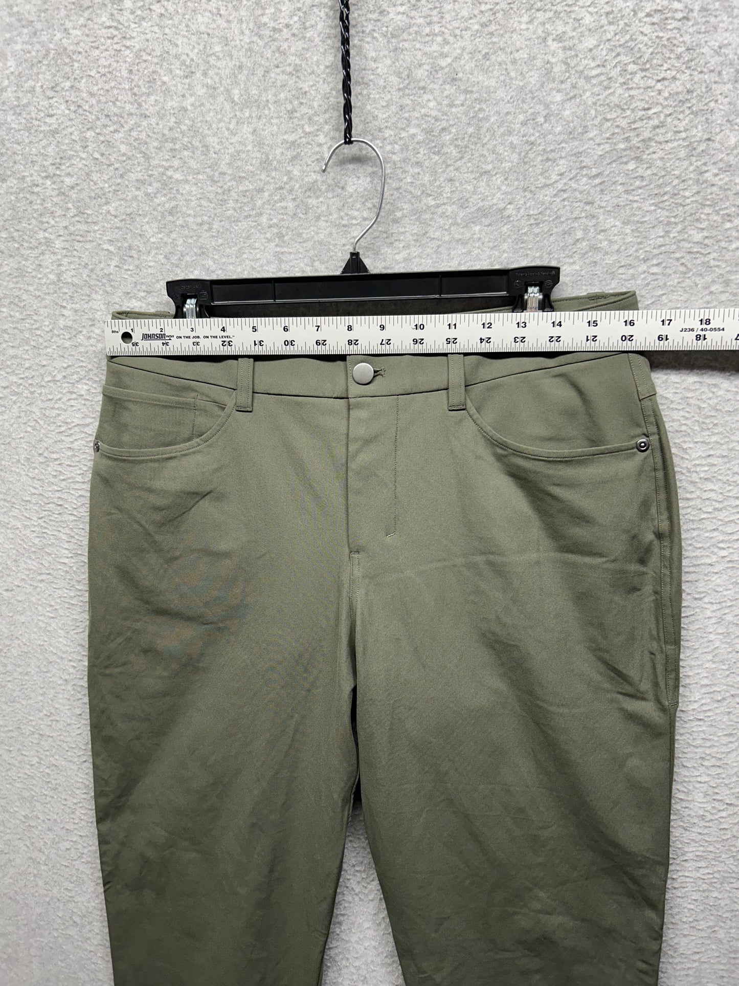 Lululemon ABC Classic Fit Pant Warpstreme Mens Size 31x27.5 (Square Dot)