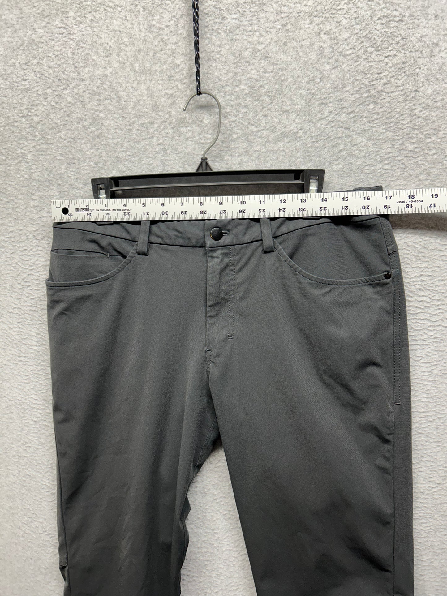 Lululemon ABC Pant Classic Mens Size 34x29 Gray