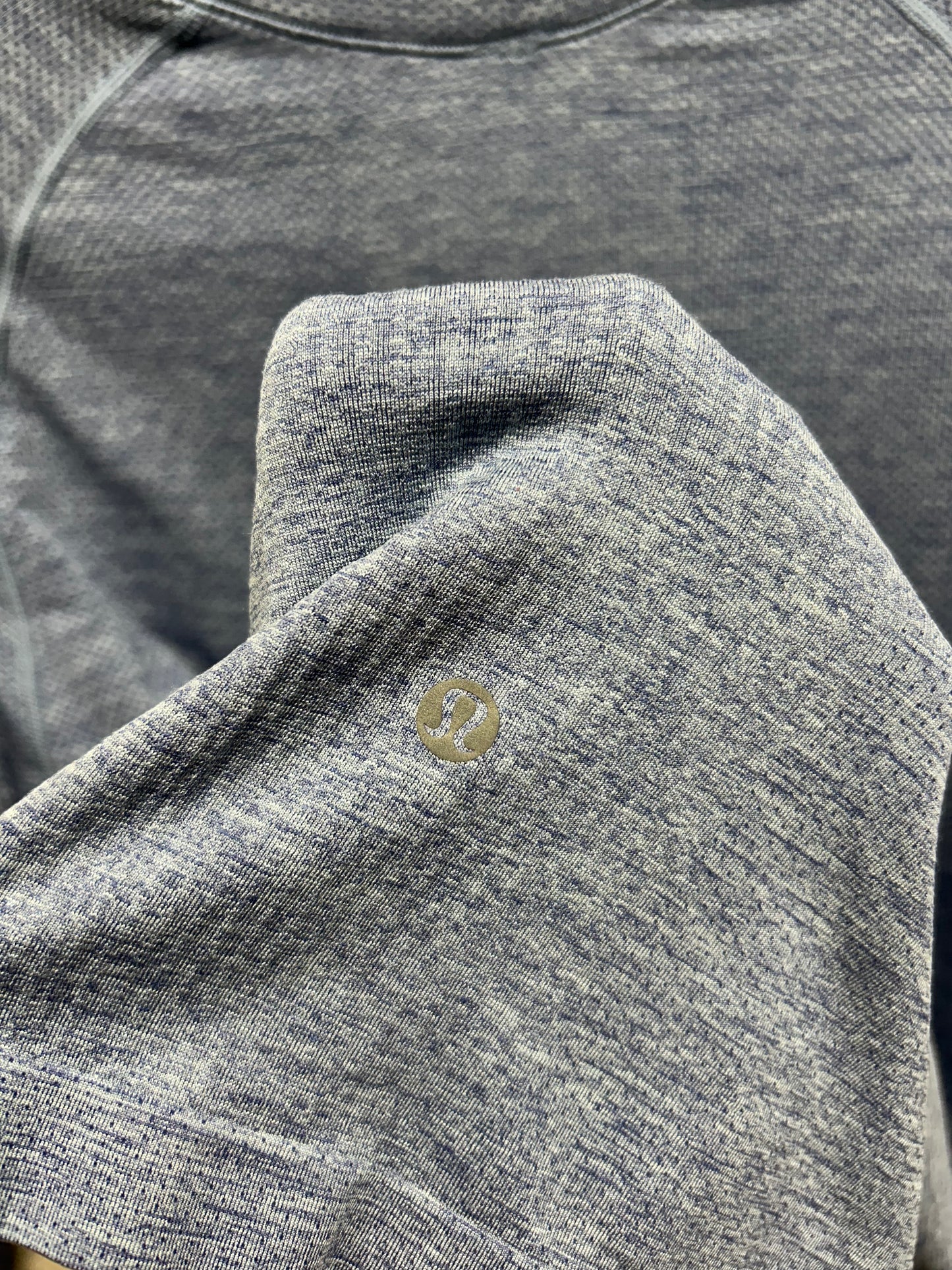 Lululemon Metal Vent Tech Long Sleeve Size Small Blue