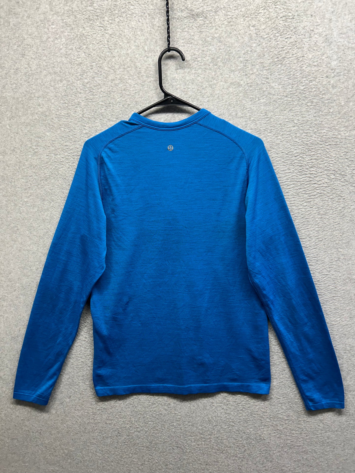 Lululemon Metal Vent Tech Henley Long Sleeve Size Medium Blue