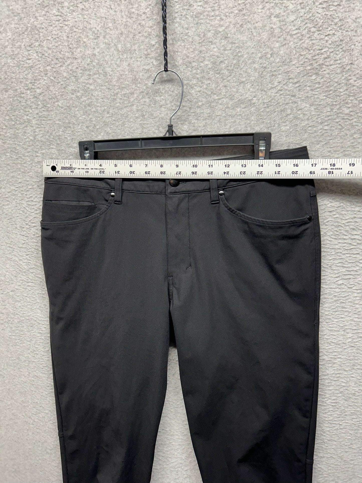 Lululemon ABC Slim Pant Warpstreme Mens Size 32x31 Black