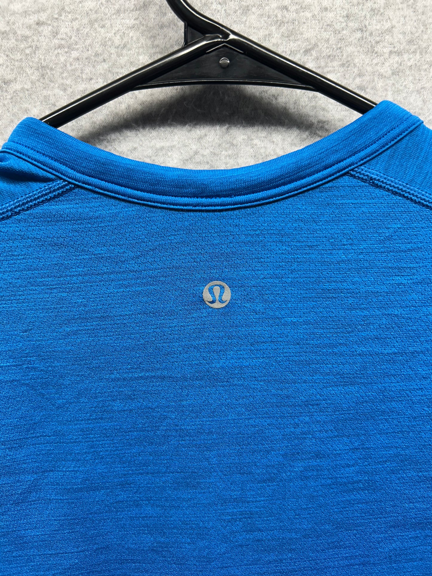 Lululemon Metal Vent Tech Henley Long Sleeve Size Medium Blue