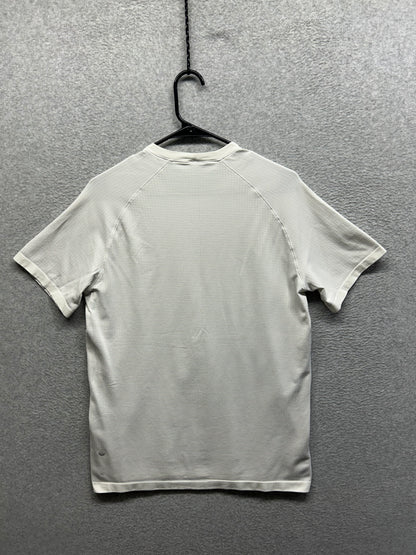 Lululemon Metal Vent Tech Short Sleeve Size Medium Bone | White