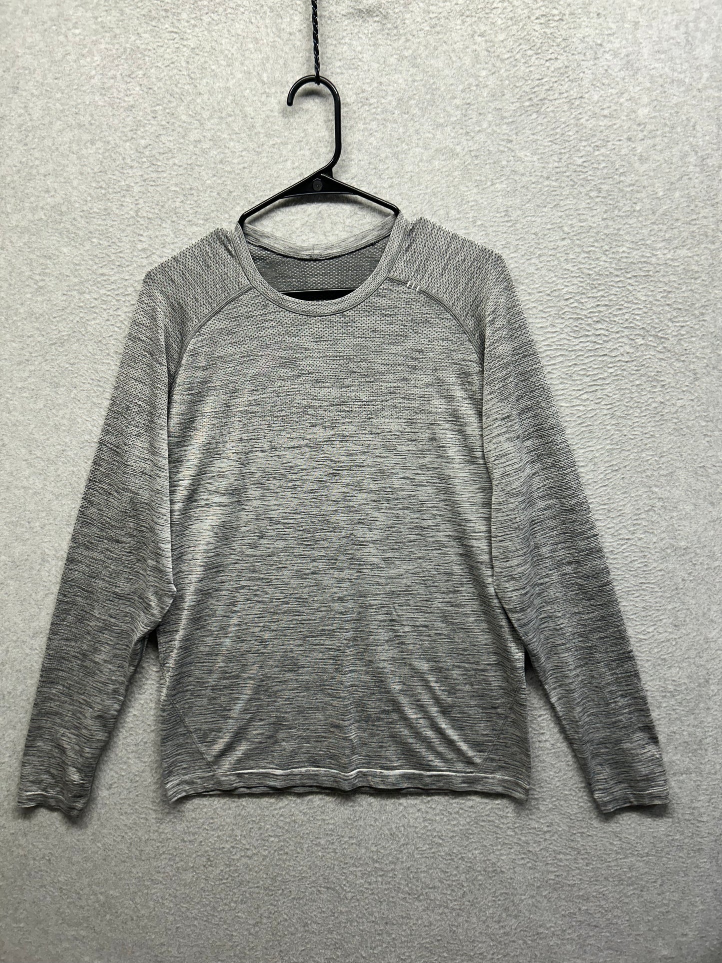 Lululemon Metal Vent Tech Long Sleeve Size Medium Slate Gray
