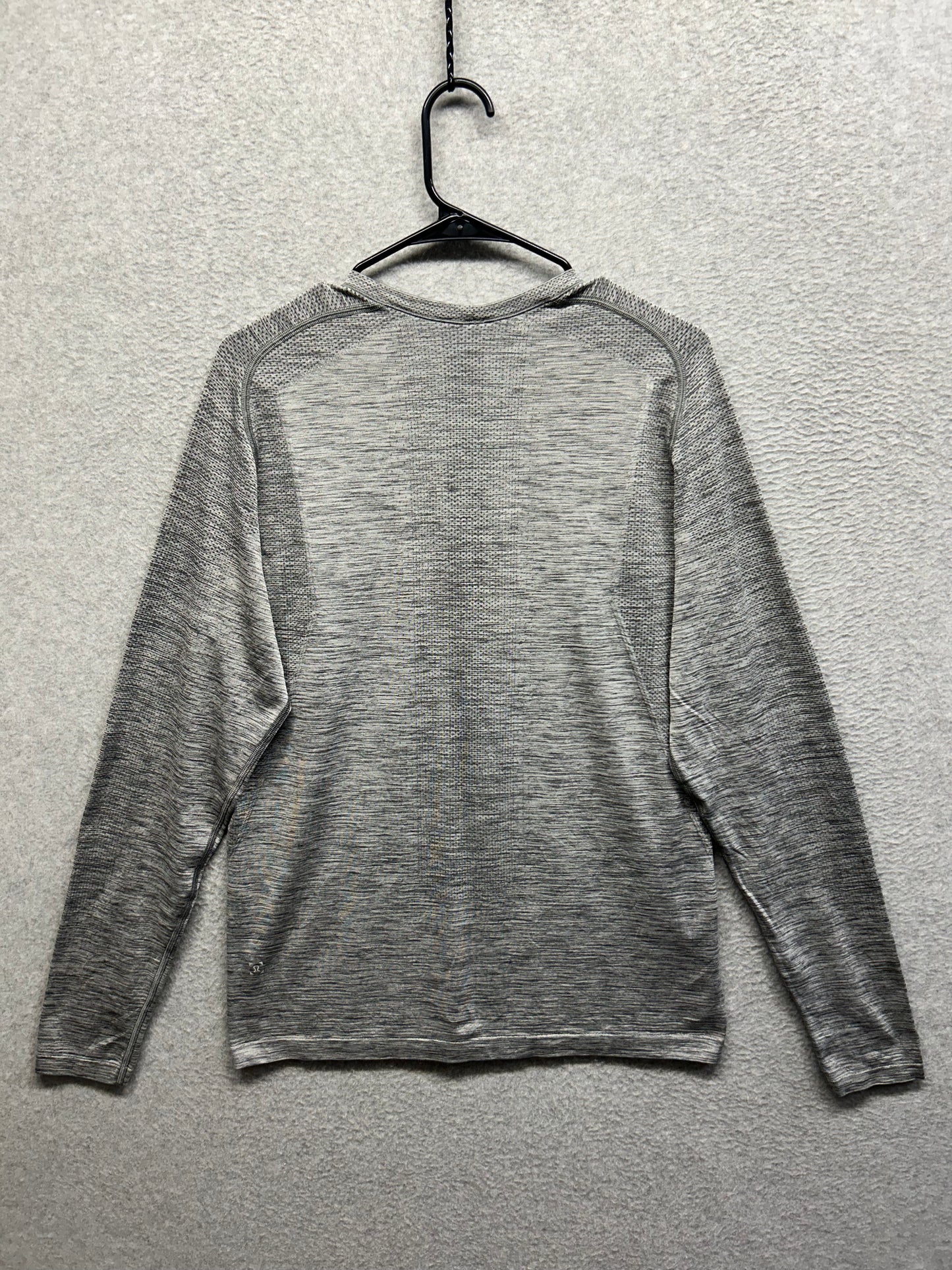 Lululemon Metal Vent Tech Long Sleeve Size Medium Slate Gray