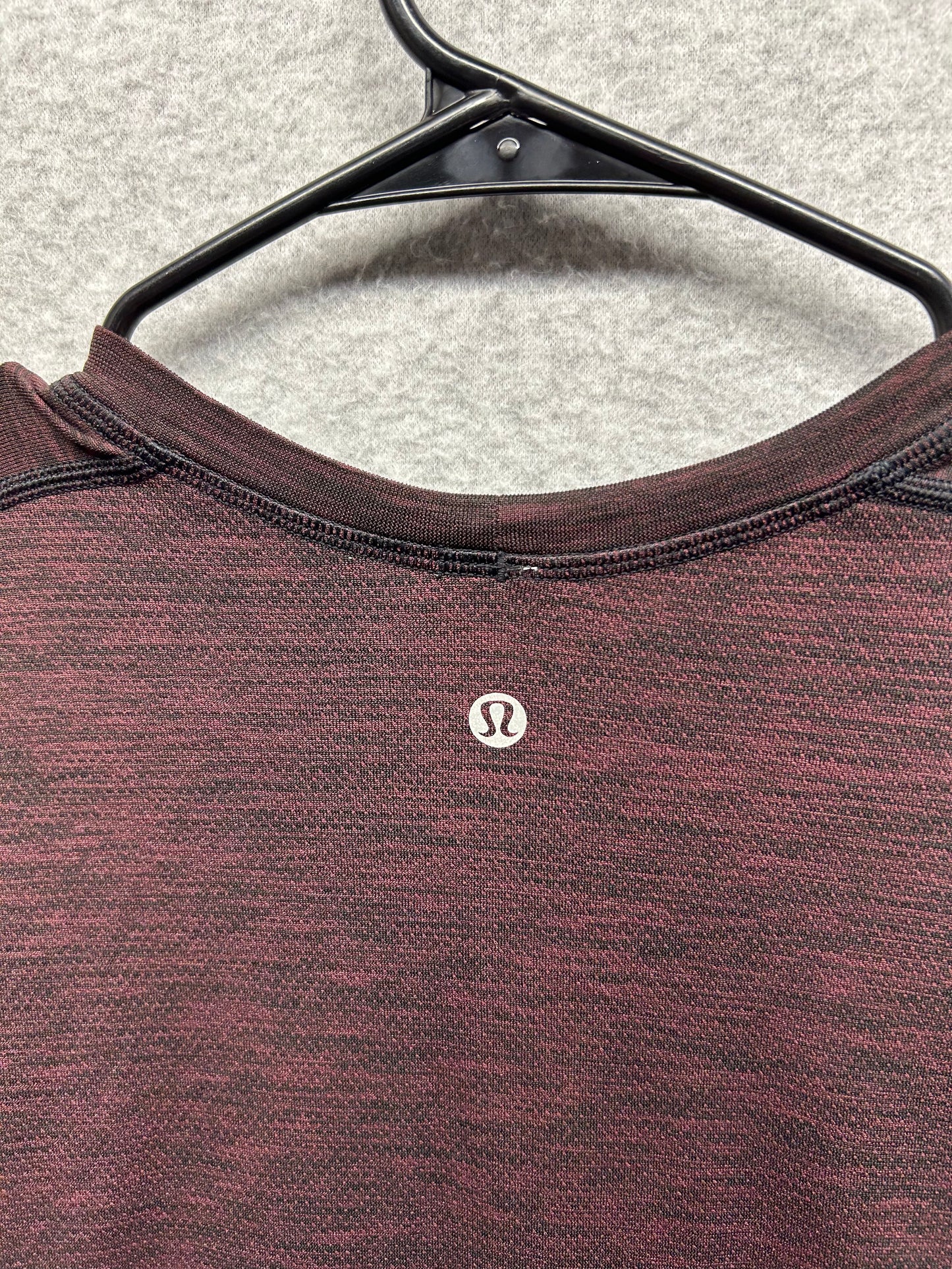 Lululemon Metal Vent Tech Long Sleeve Size Large Red