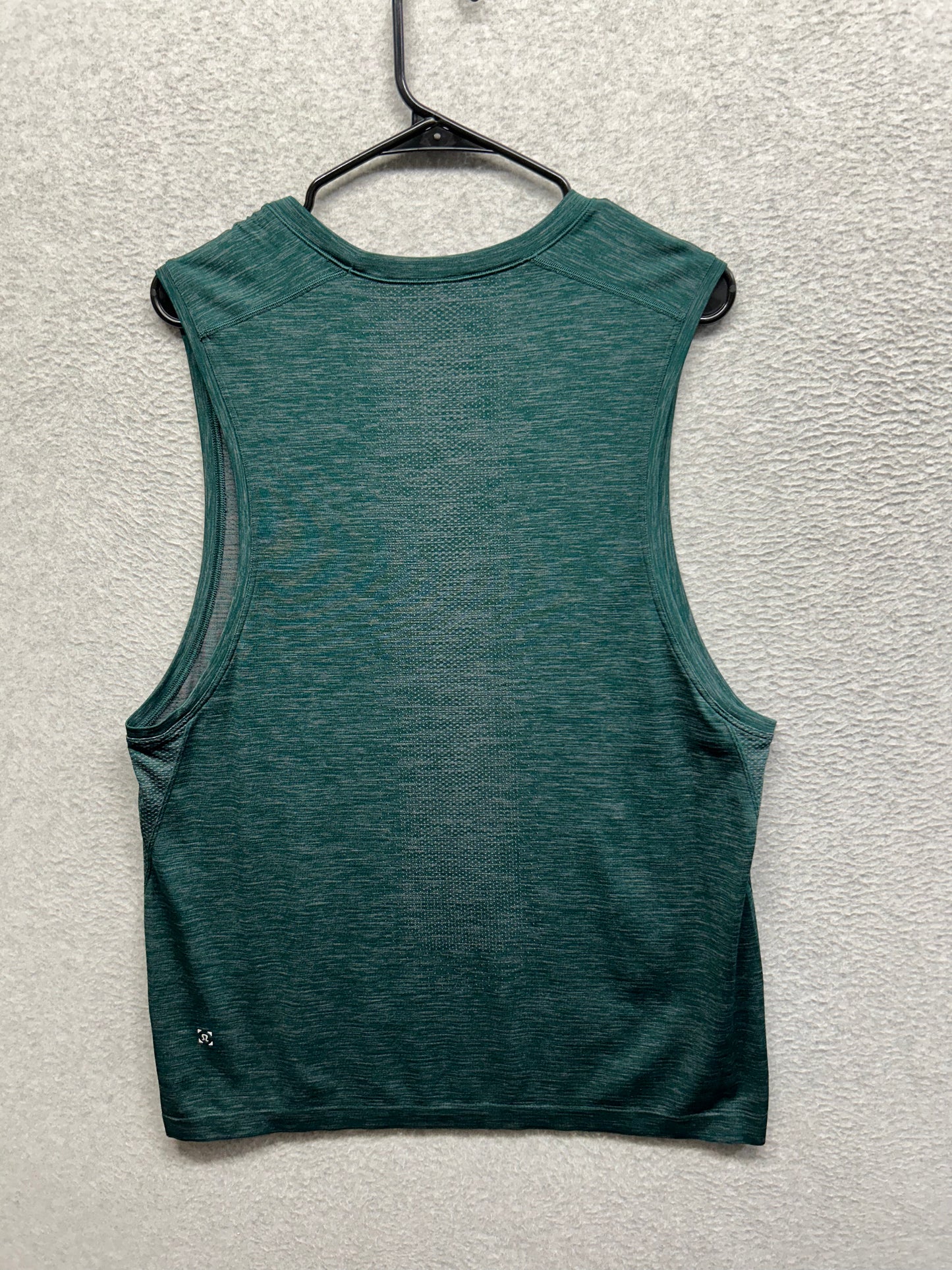 Lululemon Metal Vent Tech Tank Size Large Green