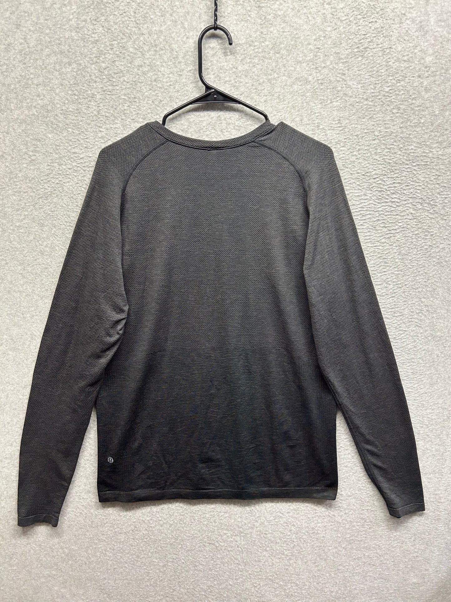 Lululemon Metal Vent Tech Long Sleeve Size Large Black