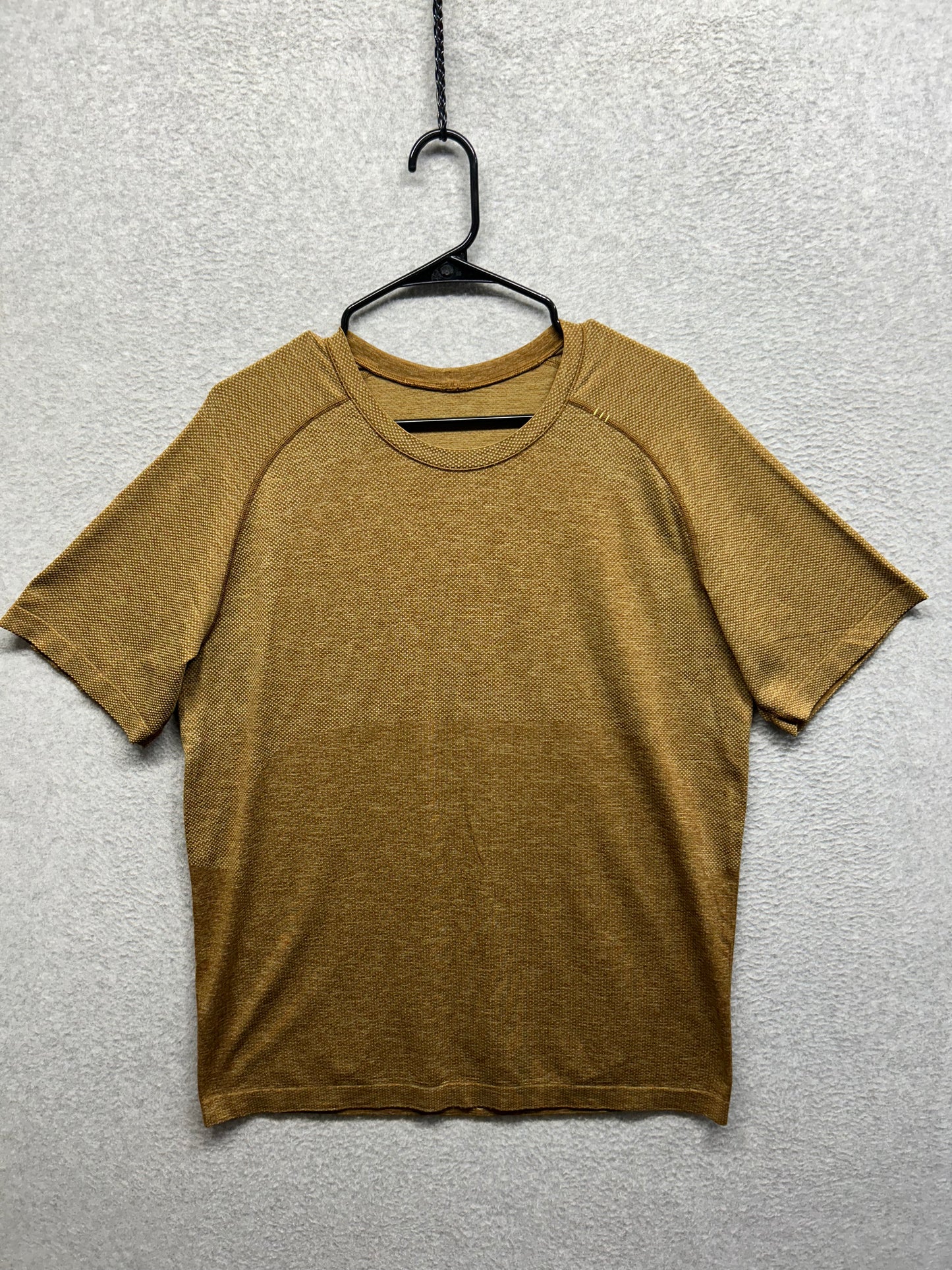 Lululemon Metal Vent Tech Short Sleeve Size Large Copper Brown