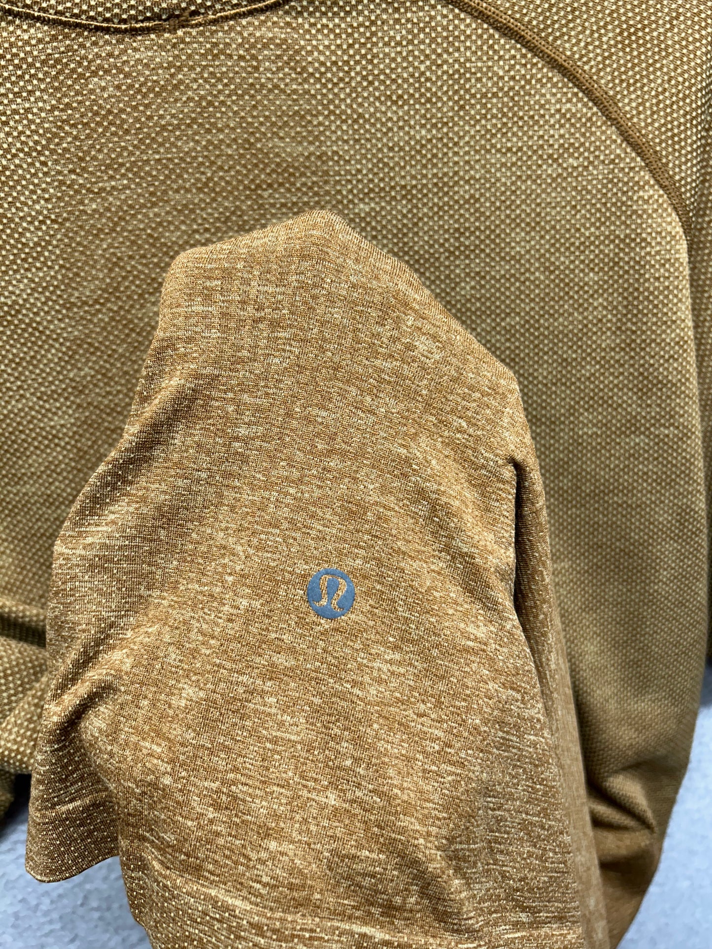 Lululemon Metal Vent Tech Short Sleeve Size Large Copper Brown