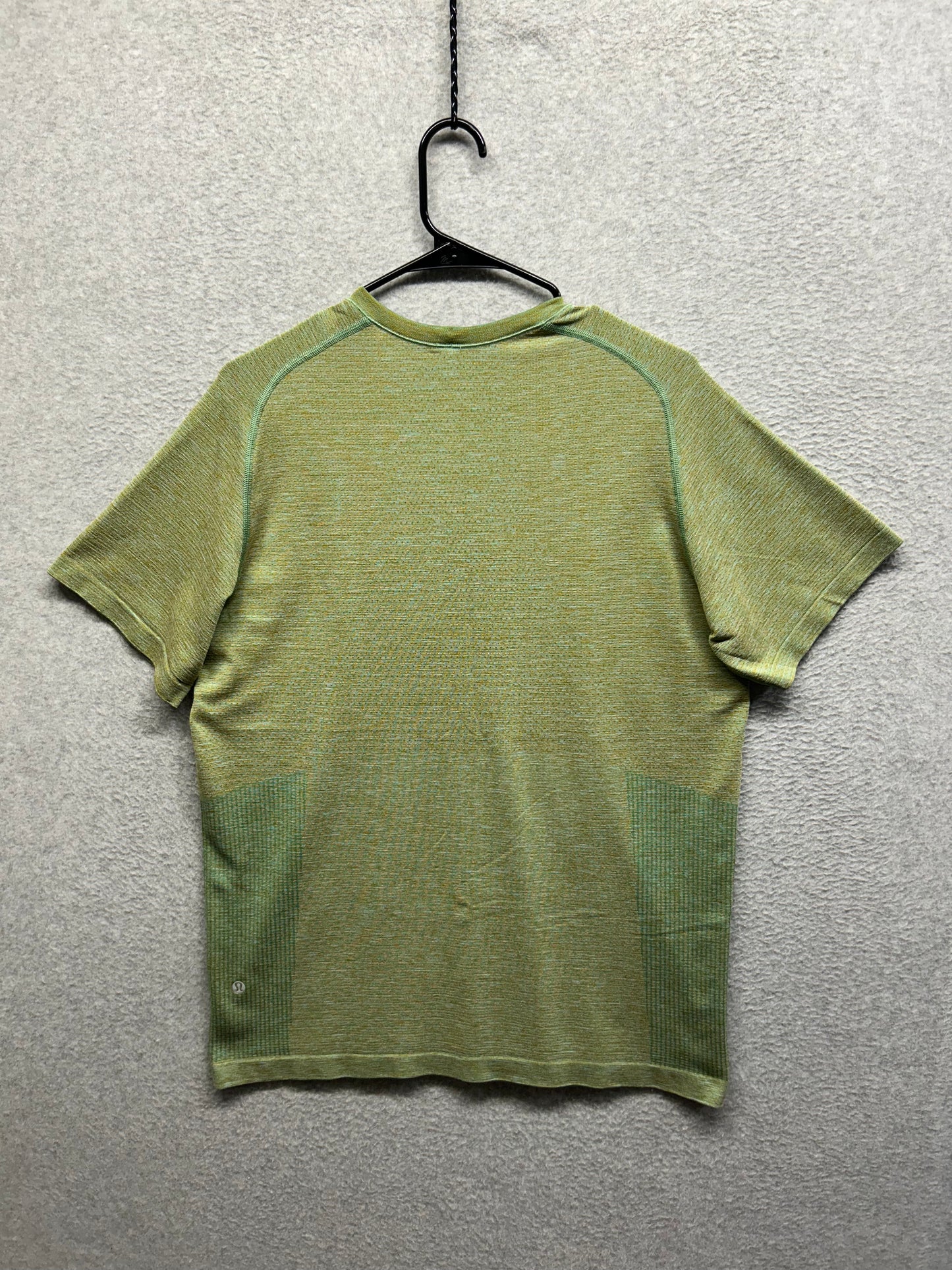 Lululemon Metal Vent Tech Short Sleeve Size Large Green | Yellow