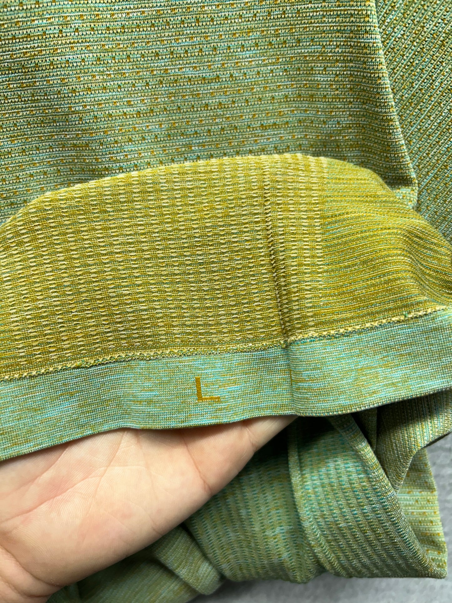 Lululemon Metal Vent Tech Short Sleeve Size Large Green | Yellow