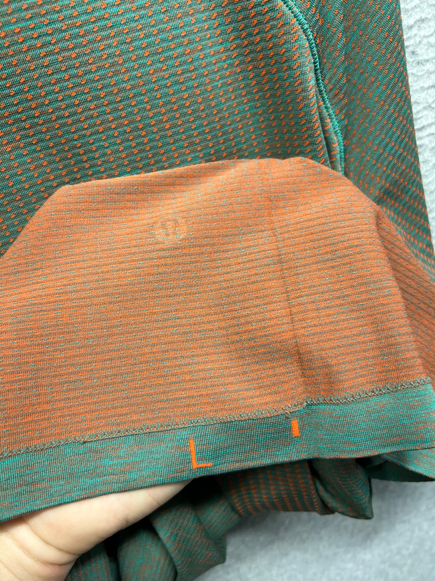 Lululemon Metal Vent Tech Short Sleeve Size Large Green | Red